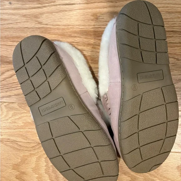 Lands' End Cozy Pink and Cream Slippers with Plush Lining - Picture 4 of 8